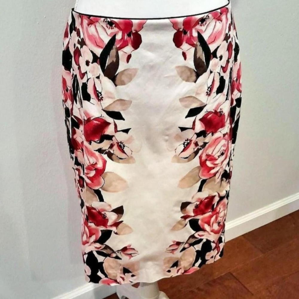 White House Black Market Rose Midi Pencil Skirt with Back Slit Size 6